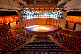 Experiência de turismo de luxo em Campos do Jordão com transporte executivo.